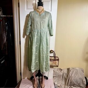 New Wms Linen Lagenlook Whimsy Floral Boho Bee Embroidered Pleated Midi Dress L